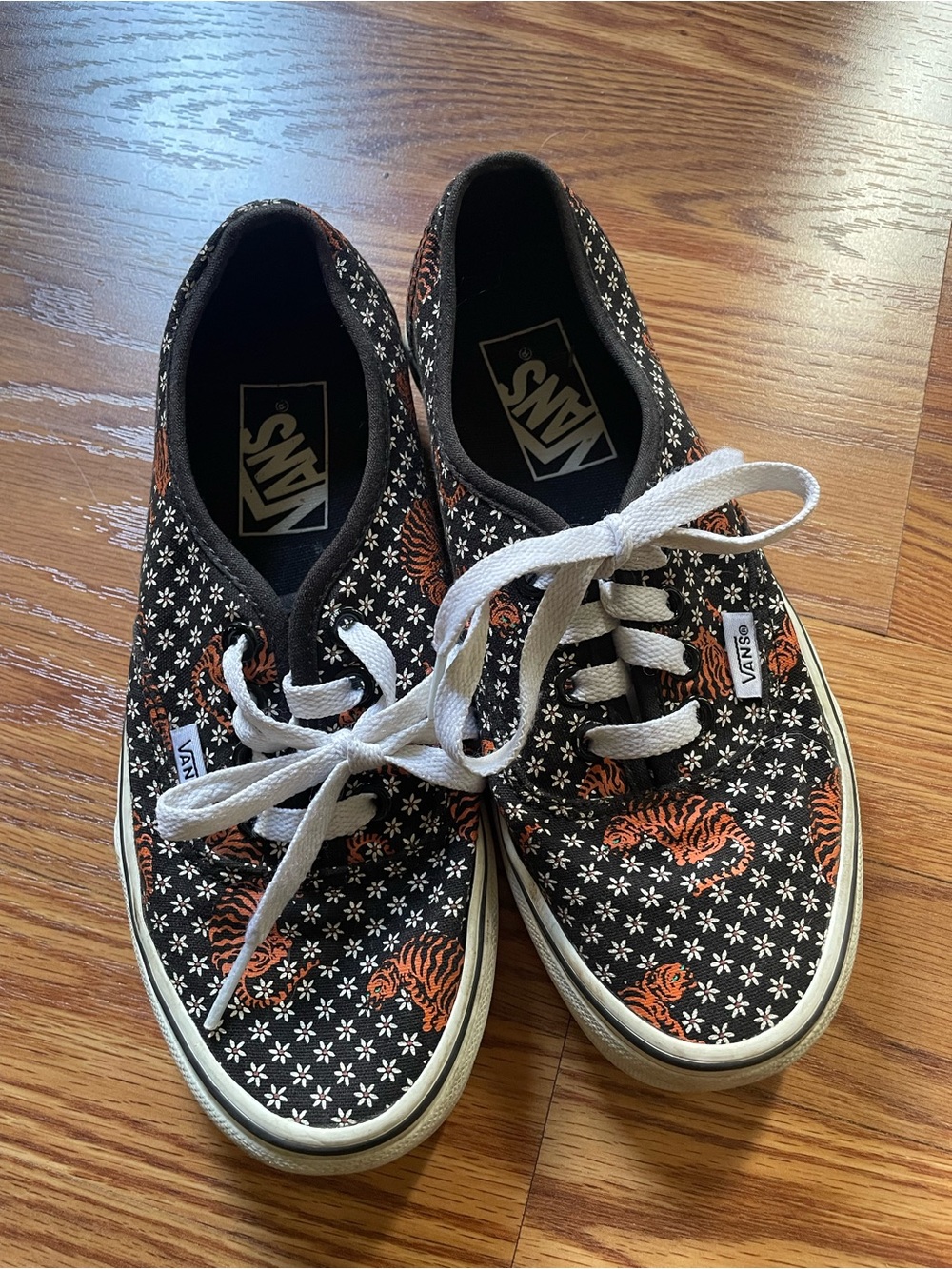 Vans Tiger Pattern Low Top Sneakers in Black & Orange with White Laces kid size
